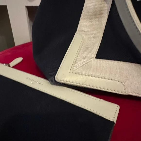 Balenciaga Small Navy Cabas Tote. - Picture 9 of 11